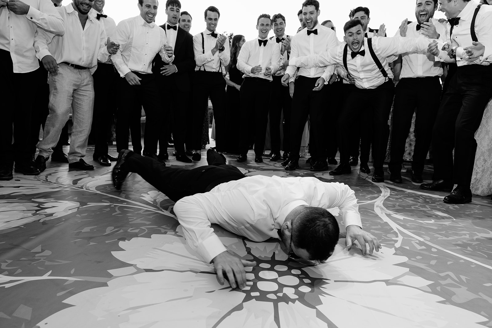 Aerial view of the wedding reception at Villa Baulieu in Provence